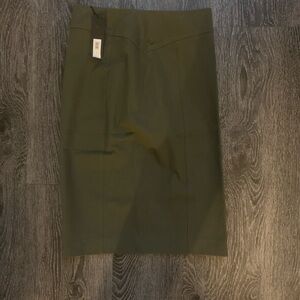Olive green pencil skirt 
New with tags Banana Republic size 0